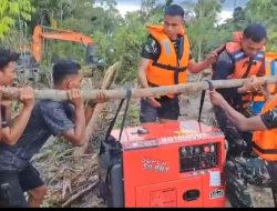 Tempuh Medan Sulit Tiga Hari, TNI dan PLN Distribusikan Genset ke Desa Terpencil Sikundo