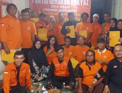 Transformasi Jadi Parpol, DPD Partai Gerakan Rakyat Kota Bekasi Serahkan SK Kepengurusan di 12 Kecamatan