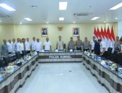 Tak Hanya Rusak Jalan, AHY Sebut Kendaraan ODOL Sebagai Ancaman Keselamatan Publik