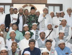 Kasdim 0418/Palembang Hadiri Pembacaan Maulid Al-Barzanji dan Rateb Saman di Musholah Assegaf plaju