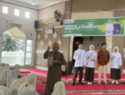 Isi Ramadan dengan Kebaikan, Siswa SMAN 3 Palembang Berbagi Takjil dan Santuni Panti Asuhan
