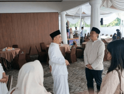 Hangat dan Tanpa Sekat, Kang Suyat Sambut Warga Magetan di Open House Idul Fitri