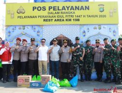 Pastikan Mudik Aman, Plt Bupati Bekasi Tinjau Posko Terpadu di Gedung Juang