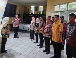 Hangat dan Penuh Kekeluargaan, Imas Sunarya Pimpin Apel Perdana Pascalebaran di Kelurahan Jatiwaringin Tekankan Pelayanan Humanis.
