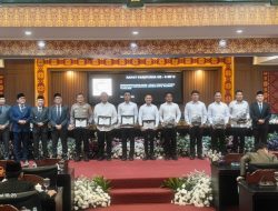 Berhasil Gagalkan Peredaran 4 Kg Sabu,Kapolrestabes Palembang dan Delapan Personel Terima Penghargaan di Rapat Paripurna DPRD