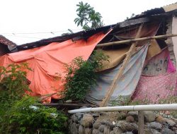 Lima Bulan Berlalu, Janji Pemerintah Menguap: Korban Banjir Cisolok Masih Bertahan di Tenda.