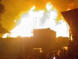 SPBE di Cimuning Bekasi Terbakar, Api Merembet ke Pemukiman dan Picu Kepanikan
