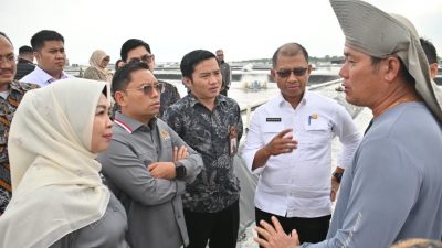 “Move On dari Kantor! Komisi IX DPR Ajak Mahasiswa Magang di Tambak Udang: Potensi Cuannya Gede!”