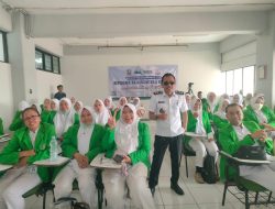 Libatkan Lurah Jatiwaringin, FIKES UIA Turunkan Mahasiswa Ners ke Masyarakat.