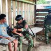 Tingkatkan Kualitas Hidup Warga Perbatasan, Satgas Yonif 410/ALG Gelar Yankes Door-to-Door di Teluk Bintuni