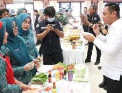 Meriahkan Hari Bhayangkara ke-80, Plt Bupati Bekasi Jadi Juri Lomba Memasak Menu Makan Bergizi