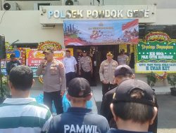 HUT Bhayangkara ke-80, Polsek Pondok Gede Salurkan Bantuan Sembako kepada Sabuk Kamtibmas.
