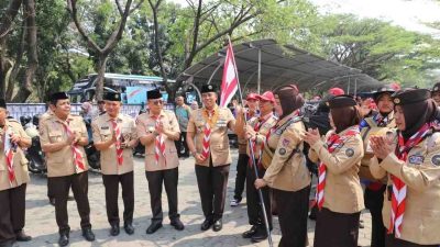 Plt Bupati Bekasi Lepas 64 Peserta Jamnas XII dan Pengukuhan Sangga Pengibar Pramuka