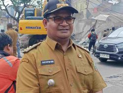 Camat Cecep Miftah Farid Pimpin Penertiban Bangunan Kali Harun Jatirahayu
