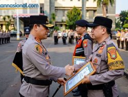 Dari Tiket Kereta hingga Helm SNI, Tiga Polisi Diganjar Penghargaan Kapolda Metro