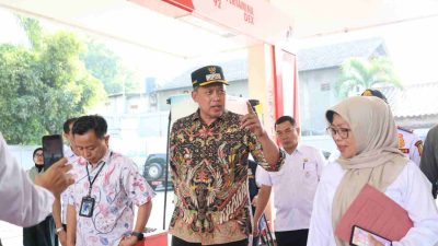 Pantau Stok BBM di Dua SPBU, Wali Kota Bekasi Imbau Warga Tak Panic Buying