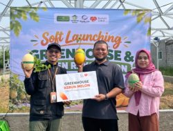 Rumah Zakat dan PT Qualita Indonesia Gelar Launching Greenhouse dan Panen Melon di Gramapuri, Cikarang