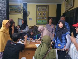 Antusias Warga RW 12 Jatiwaringin Ikuti Program IKD