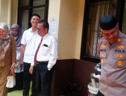 Wakapolres Metro Bekasi Kota Tinjau Taman Ecobrick dan Kolam Ikan Yadika 6 Kota Bekasi, Dorong Pemanfaatan Limbah Air AC.